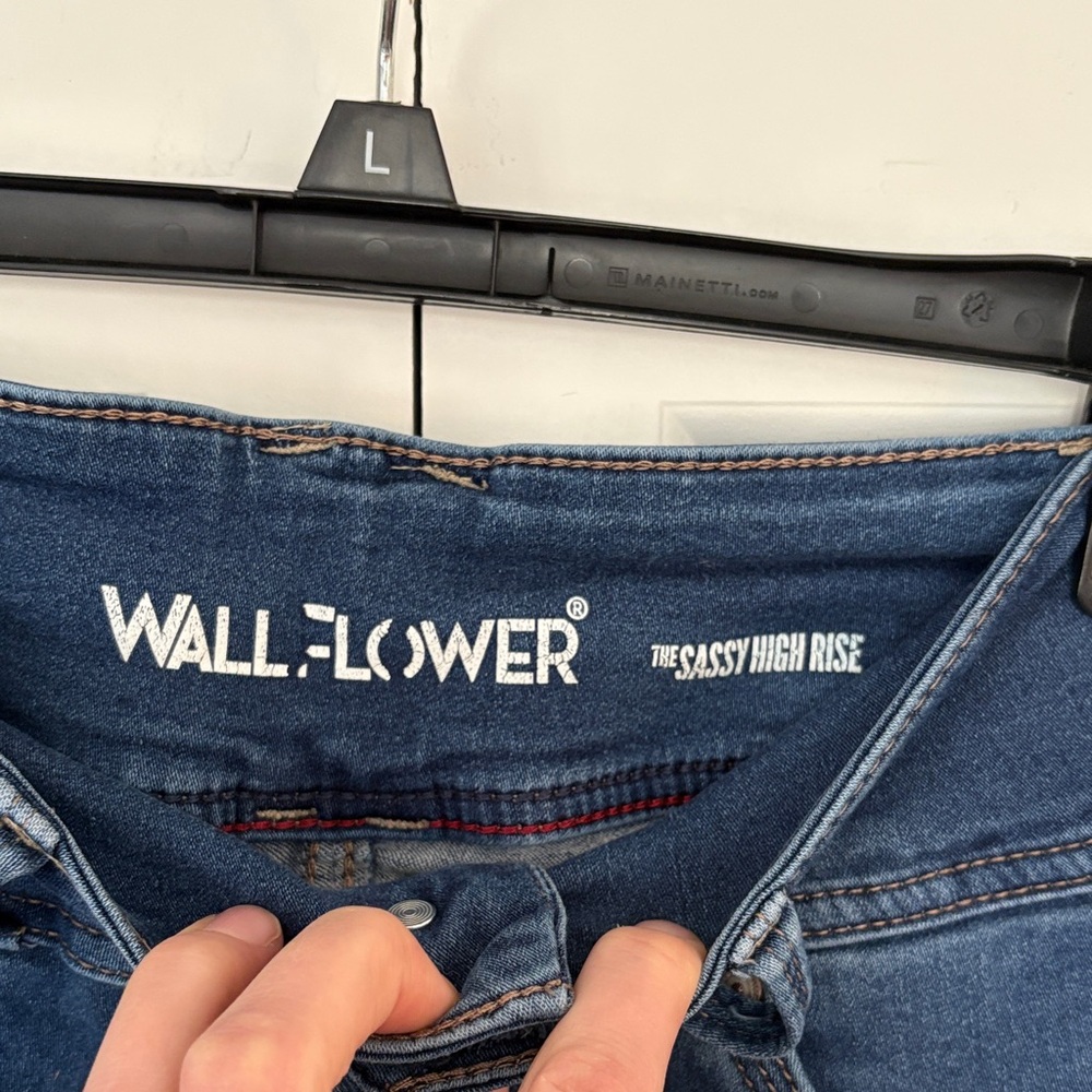 Wallflower Women's Dark Blue The Sassy High-Rise Skinny Jeans Size 3 Long - Picture 3 of 11